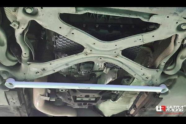 Ultra Racing フロントメンバーブレース アウディ S4 (B9) 8WCWGF用 (LA2-4079)【補強パーツ】【自動車パーツ】 ウルトラレーシング Front Member Braces