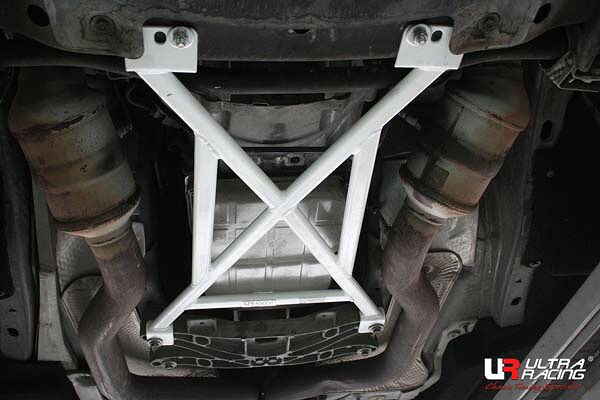 Ultra Racing フロントメンバーブレースクライスラー 300C用 (LA4-3020)【補強パーツ】【自動車パーツ】ウルトラレーシング Front Member Braces|矢東タイヤ