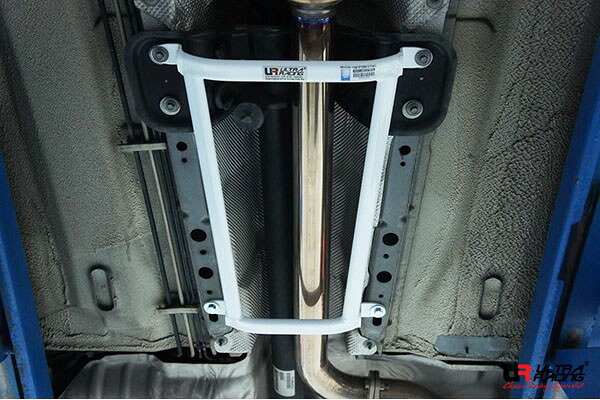 Ultra Racing ミドルメンバーブレースフォード クーガ WF0TPM用 (ML4-2879)【補強パーツ】【自動車パーツ】ウルトラレーシング Middle Member Braces|矢東タイヤ