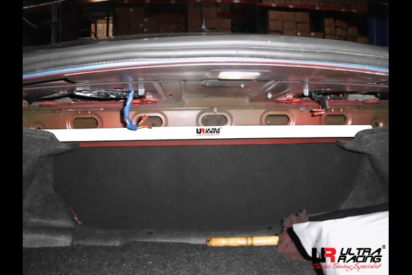 Ultra Racing リアタワーバーシボレー カマロ用 (RE2-2380)【補強パーツ】【自動車パーツ】ウルトラレーシング Rear Tower Bar｜矢東タイヤ