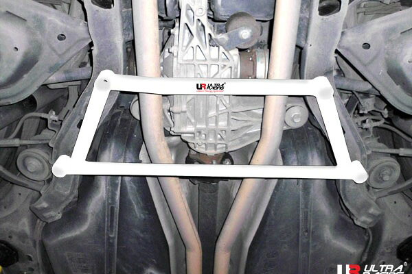 Ultra Racing リアメンバーブレースキャデラック CTS X322B用 (RL4-1829)【補強パーツ】【自動車パーツ】ウルトラレーシング Rear Member Braces｜矢東タイヤ