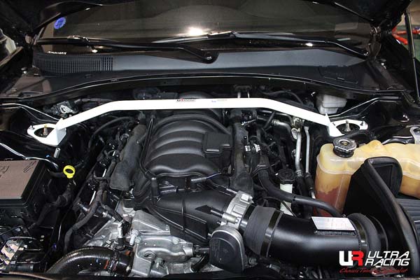Ultra Racing フロントタワーバークライスラー 300C用 (TW2-3021)【補強パーツ】【自動車パーツ】ウルトラレーシング Front Tower Bar｜矢東タイヤ