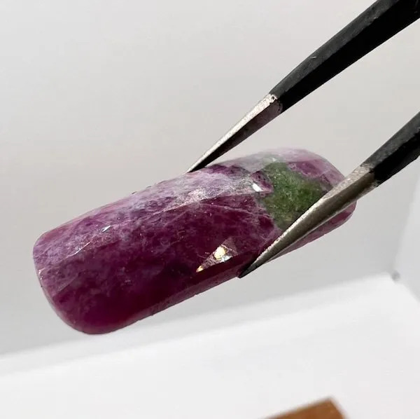 天然石 コランダム 9.888CT♪ 天然石 ルース 宝石 ジェム 裸石 パワーストーン アクセサリーパーツ インテリア おしゃれ ナチュラル カフェ リゾート ホテルライク トライバル|アジアン家具・雑貨のヤヤパプス