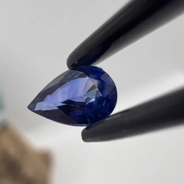 ブルーサファイア ペアシェイプ 6mm&times;4mm V8488003127♪ 天然石 ルース 宝石 ジェム 裸石 誕生石 9月 パワーストーン アクセサリーパーツ｜アジアン家具・雑貨のヤヤパプス 24,945円