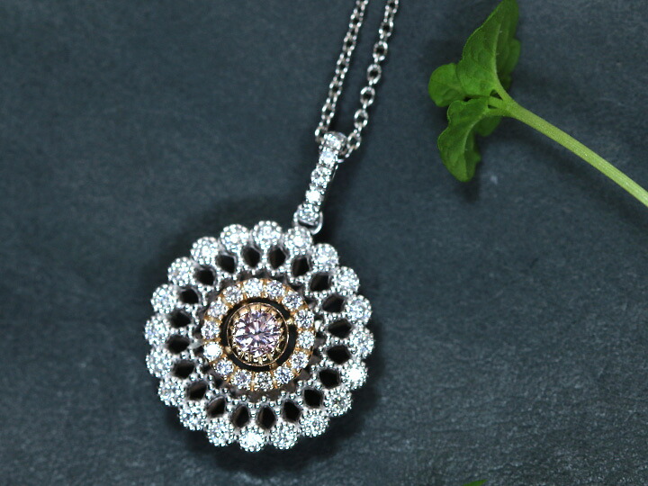 ◆30％OFFクーポン対象・マラソン限定◆ピンクダイヤモンド 0.118ct 万華鏡 レースデザイン ミルグレーン ダイヤ取り巻き PT/K18PGペンダントネックレス FANCY LIGHT PINK1点もの/Ycollectionワイコレクション/送料無料｜拘りジュエリーSHOP Yコレクション 247,500円