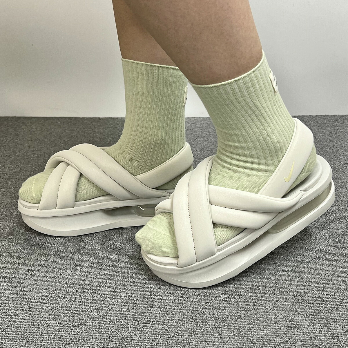 国内発送☆NIKE スタイルアップ効果抜群な厚底サンダル！ 新品 ナイキ NIKE WMNS AIR MAX KOKO SANDAL エアマックス ココ