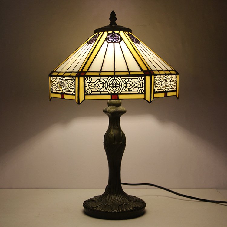 楽天市場】工芸品 ステンドグラスランプ 手作り テーブルランプ 楽天市場】工芸品 ステンドグラスランプ 手作り テーブルランプ