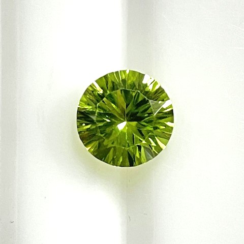 ペリドット　8mm　ラウンドカット　1.96ct コーンケープカット　ルース