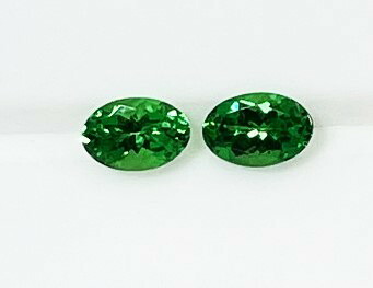 グリーンガーネット　4x6　ペア 1.07ct　ガーネット　ルース