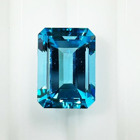 ブルートパーズ　ステップカット 9.04ct　10×14mm　ルース