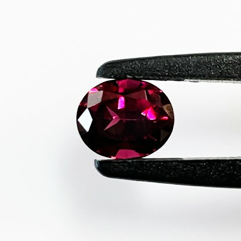 ロードライトガーネット　オーバル　4.75ct ガーネット　ルース