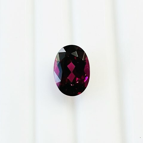 ロードライトガーネット　オーバル　4.45ct　ルース｜gem-ichinose