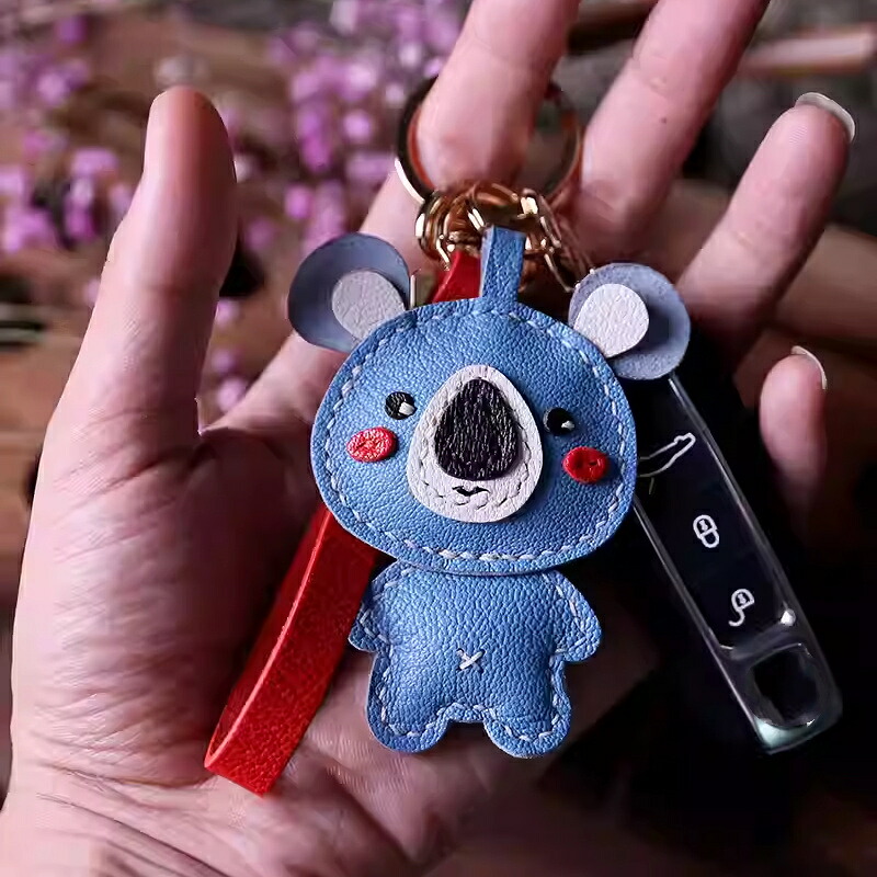 コアラ キーホルダー 本革 バッグチャーム ストラップ レザー かわいい おしゃれ ナチュラル レディース ハンドメイド 手作り シンプル 大人可愛い ギフト プレゼント 動物モチーフ