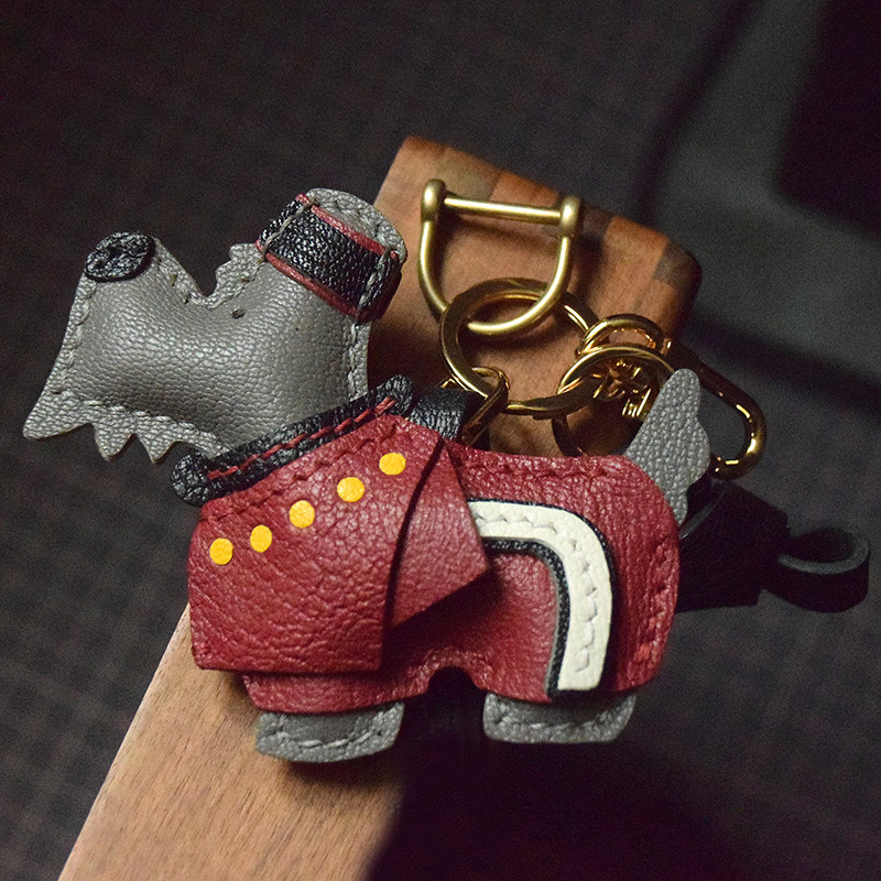 犬モチーフ キーホルダー バッグチャーム アクセサリー 革小物 キーリング キーイング 車の鍵 チャーム ストラップ ギフト プレゼント 記念日 お祝い プチギフト 男女兼用 ハンドメイド 天然レザー 手作り