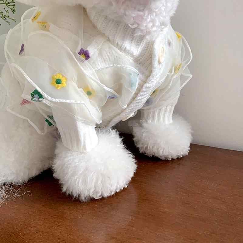ドッグウェア 秋冬 ペット 犬 猫 服 散歩 かわいい おしゃれ 衣装 チュール セーター 刺繍 ニット レース 花 厚手 防寒