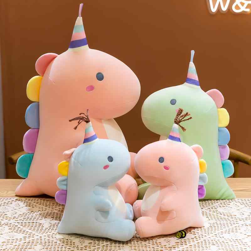 クッション 枕 ふわふわ 男の子 女の子 インテリア おもちゃ ぬいぐるみ 人形 かわいい ベビー 赤ちゃん 子供 プレゼント おすすめ 誕生日 ギフト クリスマス 贈り物 出産祝い 恐竜 ソフト 帽子 パーティー
