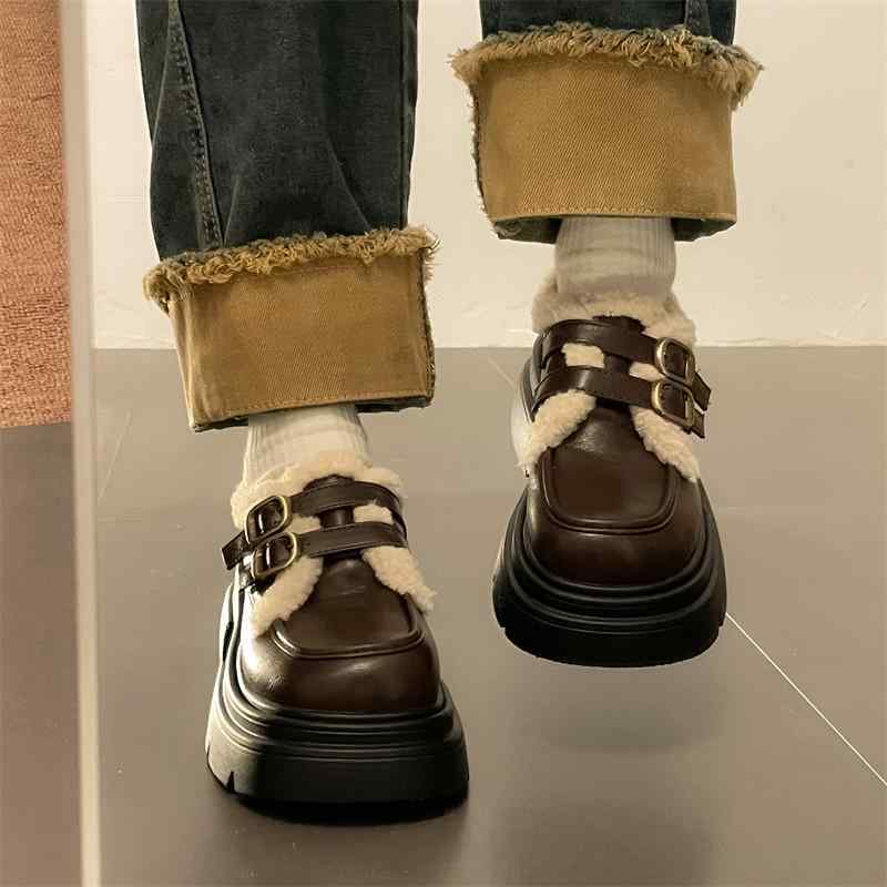 女性 韓国 おすすめ 秋冬 レディース ファッション かわいい おしゃれ シンプル 靴 暖かい ローファー 裏起毛 ふわふわ ショート｜YKC8