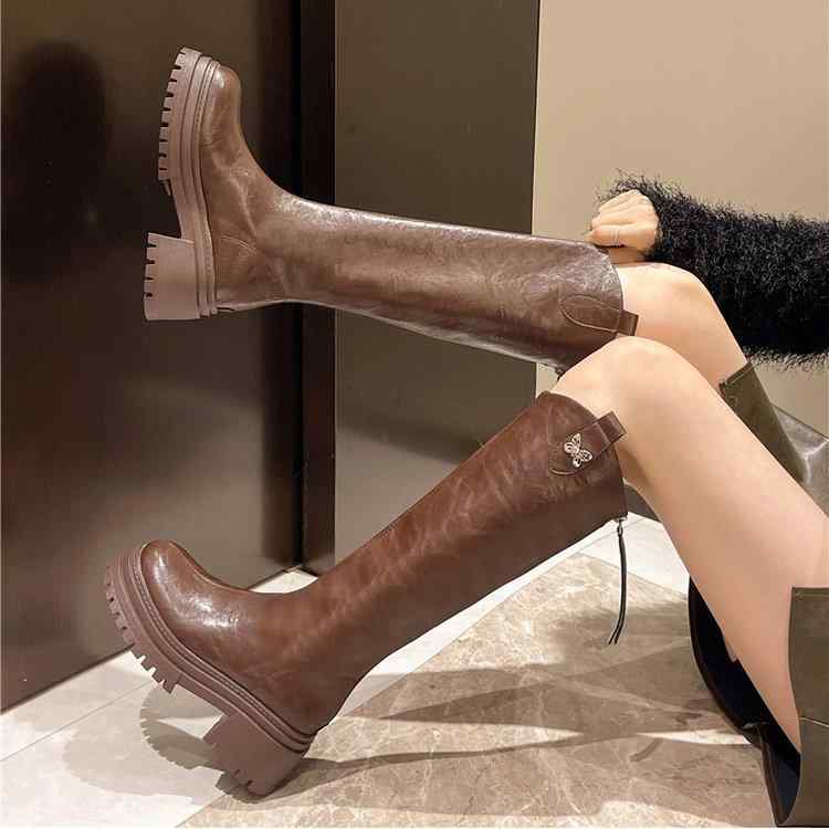 女性 韓国 おすすめ 秋冬 レディース ファッション かわいい おしゃれ シンプル 靴 ブーツ 厚底 スリム ヒール ロング 蝶 ワンポイント｜YKC8