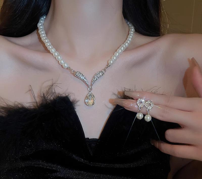 韓国 おすすめ レディース ファッション 女性 装飾 かわいい おしゃれ アクセサリー ジュエリー ネックレス プレゼント ギフト 友達 カップル 恋人 合金 メッキ パール チョーカー ピアス セット 高級 キラキラ ラインストーン|YKC8
