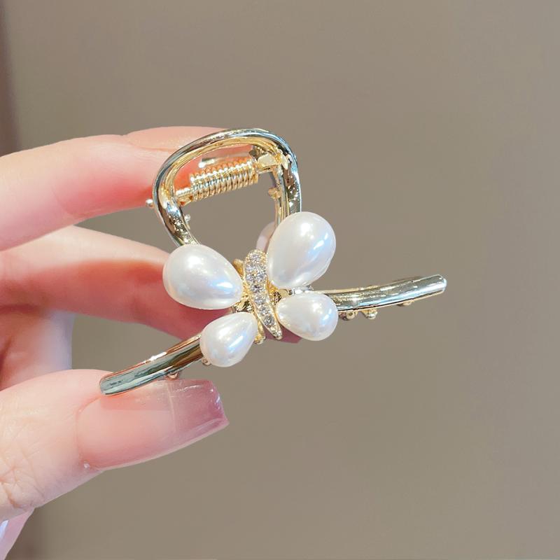 レディース ファッション 女性 かわいい おしゃれ 韓国 高級 ギフト プレゼント アクセサリー ジュエリー 髪飾り ヘア パール 蝶 クリップ キラキラ ラインストーン 後頭部 髪留め シンプル 装飾