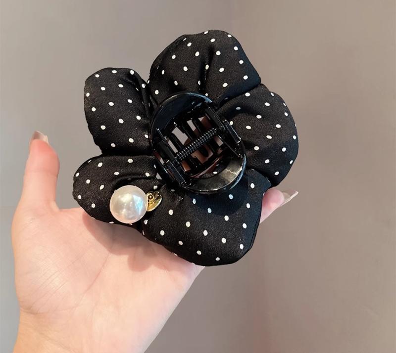 レディース ファッション 女性 かわいい おしゃれ 韓国 高級 ギフト プレゼント アクセサリー ジュエリー 髪飾り ヘア 水玉 ドット パール フラワー 後頭部 髪留め シンプル クリップ 装飾|YKC8