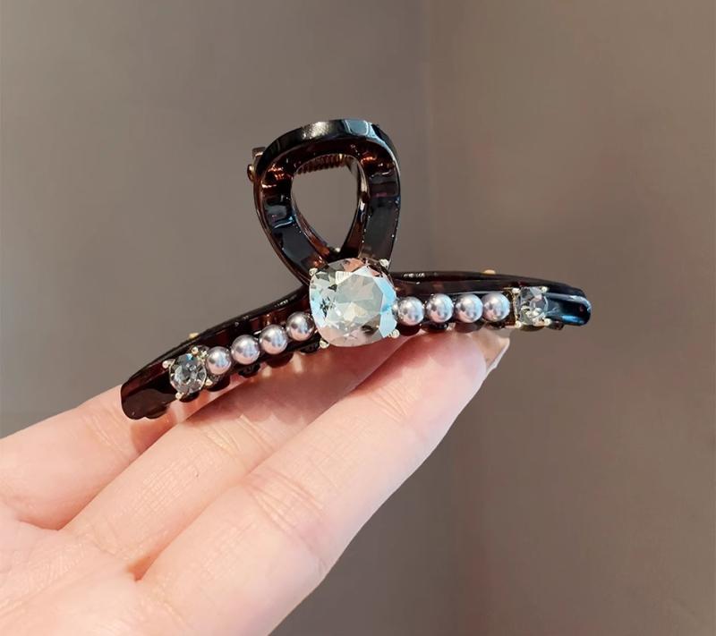 レディース ファッション 女性 かわいい おしゃれ 韓国 高級 ギフト プレゼント アクセサリー ジュエリー 髪飾り ヘア シンプル パール アクリル ヘッド クリップ クリスタル キラキラ ラインストーン 髪留め 装飾