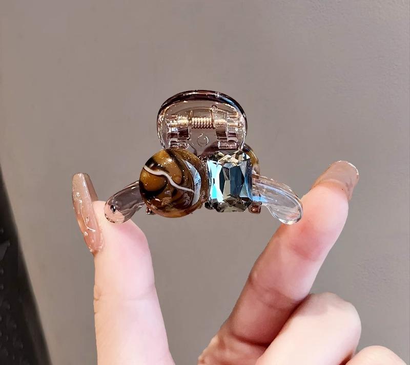 レディース ファッション 女性 かわいい おしゃれ 韓国 高級 ギフト プレゼント アクセサリー ジュエリー 髪飾り ヘア ラインストーン キラキラ クリスタル パール クリップ ビーズ ピン アクリル クリア シンプル 髪留め 装飾