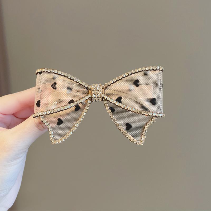 レディース ファッション 女性 かわいい おしゃれ 韓国 高級 ギフト プレゼント アクセサリー ジュエリー 髪飾り ヘア リボン ハート ラインストーン キラキラ ピン クリップ 後頭部 バレッタ ドット 水玉 ガーリー シンプル 装飾