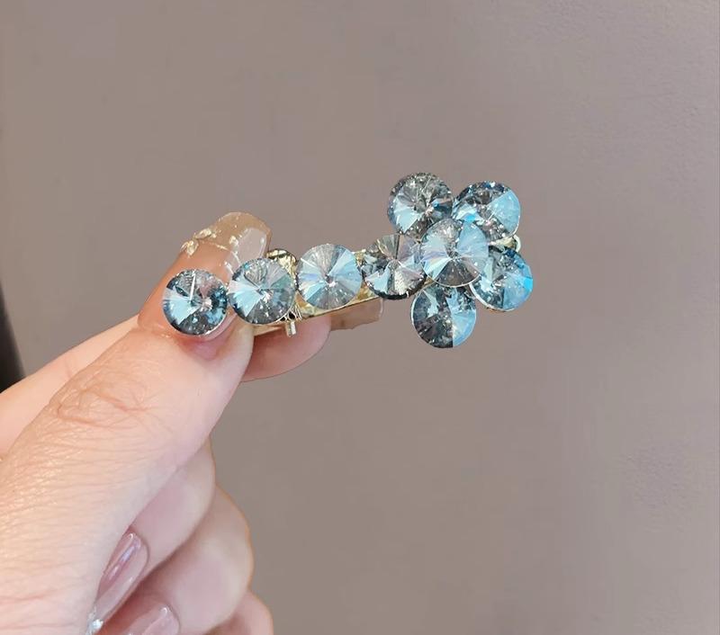 レディース ファッション 女性 かわいい おしゃれ 韓国 高級 ギフト プレゼント アクセサリー ジュエリー 髪飾り ヘアピン シンプル クリスタル キラキラ ラインストーン フラワー 花 クリップ 装飾｜YKC8 27,928円