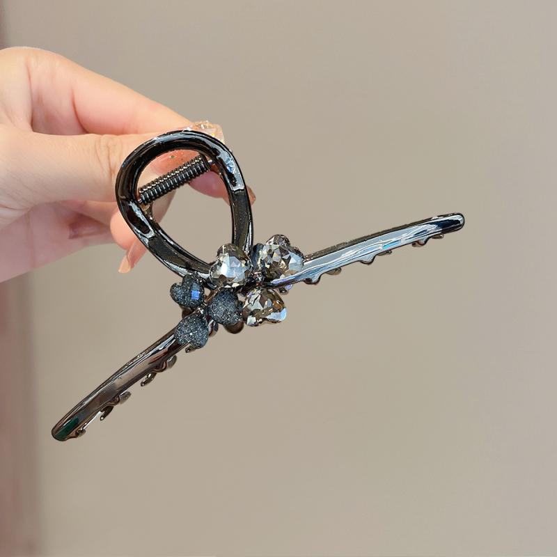 レディース ファッション 女性 かわいい おしゃれ 韓国 高級 ギフト プレゼント アクセサリー ジュエリー 髪飾り ヘア クリスタル キラキラ ラインストーン 三つ葉 クリップ クローバー 髪留め 装飾