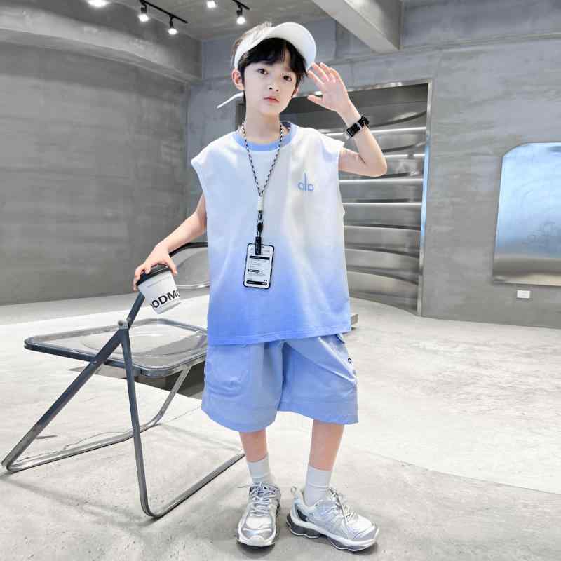 春夏 秋冬 キッズ 子供 ベビー 赤ちゃん ファッション おしゃれ かわいい かっこいい 男 女 韓国 男子 夏用 ノースリーブ 速乾 夏用 サイズ 子供用 男子用 細身 スポーツ グラデーション｜YKC8