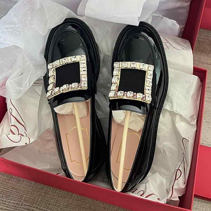 置き目毛革 レディース パンプス 厚底 靴 なめし革 牛皮 ラウンドトゥ 伝達ルート石ころ バックル 金属元素 チャンキーヒール プラットホーム 心地好い シューズ 成人女性用 成人女性靴 歩き分かりやすい  履き分かりやすい オール時節 オール時節