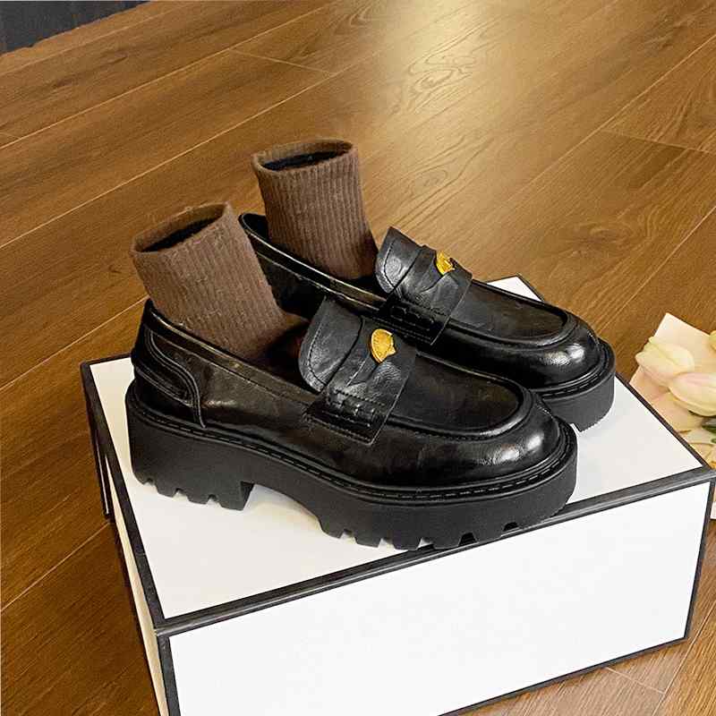 置き目毛皮 レディース なめし革 牛皮 厚底 コインローファー スリッポン パンプス  履き分かりやすい 深口 チャンキーヒール 太踵 ラウンドトゥ 連合王国風 心地よい 通学 通い なめし革 シューズ 靴 黒いこと 赤銅色