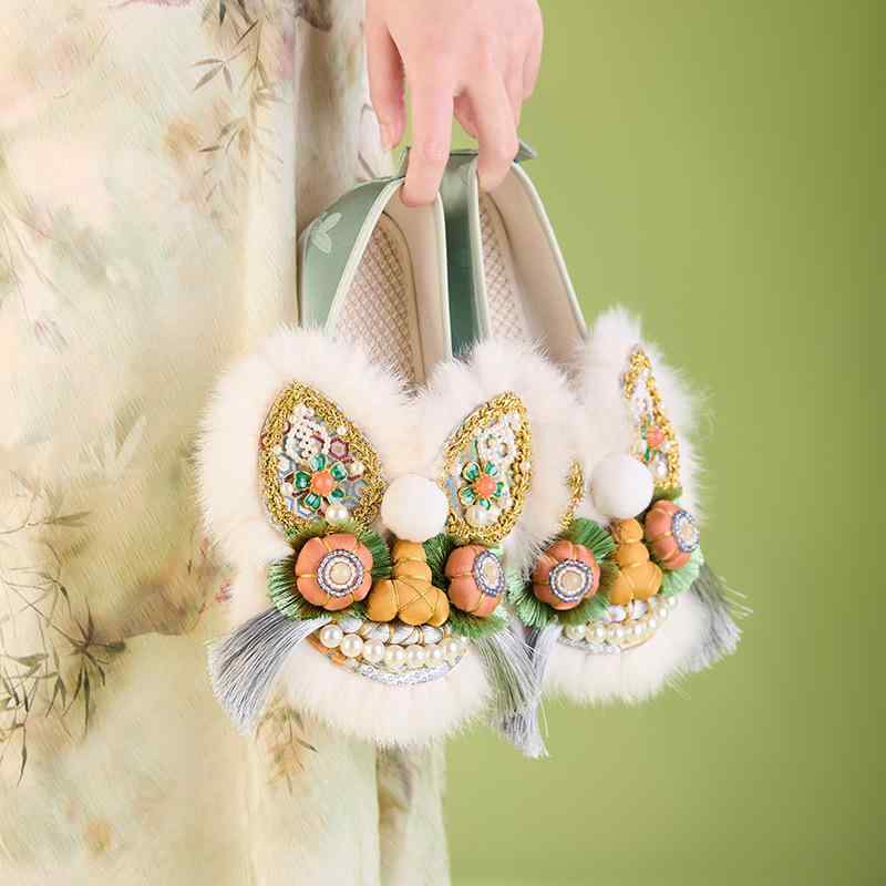 靴 レディース 手刺繍 エスニック ぺたんこ靴 ローヒール ラウンドトゥ 虎柄 歩きやすい 普段使い 滑り止め 春夏 秋 ベージュ