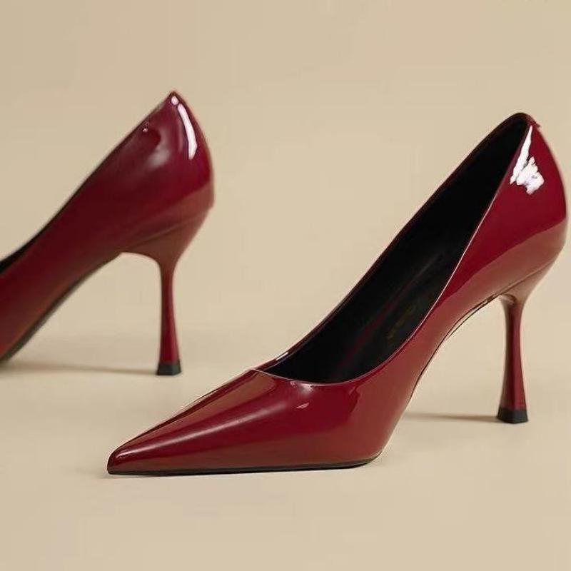 パンプス レディース ハイヒール ポインテッドトゥ スリップオン ミドルヒール 3cm-6cm 婦人靴 無地 春夏 秋冬 レッド ブラック フェイクレザー PUレザー パーティー 結婚式 二次会 デート クラシック レトロ かわいい