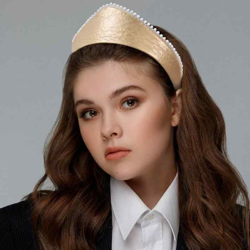 ヘアバンド レディース レザー クラウン カチューシャ パール 髪飾り ヘアアクセサリー 調節可能 レトロ かわいい ブラック ピンク系 米白 イエロー グリーン オレンジ 普段使い
