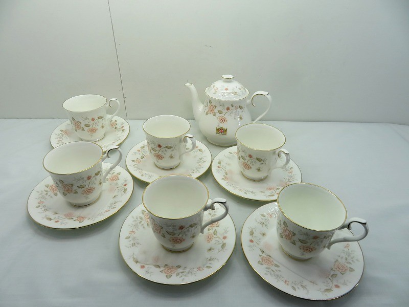 s24g-1436k【中古】ROYAL ALBERT ロイヤルアルバート BONE CHINA ボーンチャイナ AUTUMN SUNLIGHT オータムサンライト 優勝杯\u0026平円盤 6客 ティーポット 仕掛ける 本体のみ【9800円以上で沖縄・離島も貨物輸送無料】
