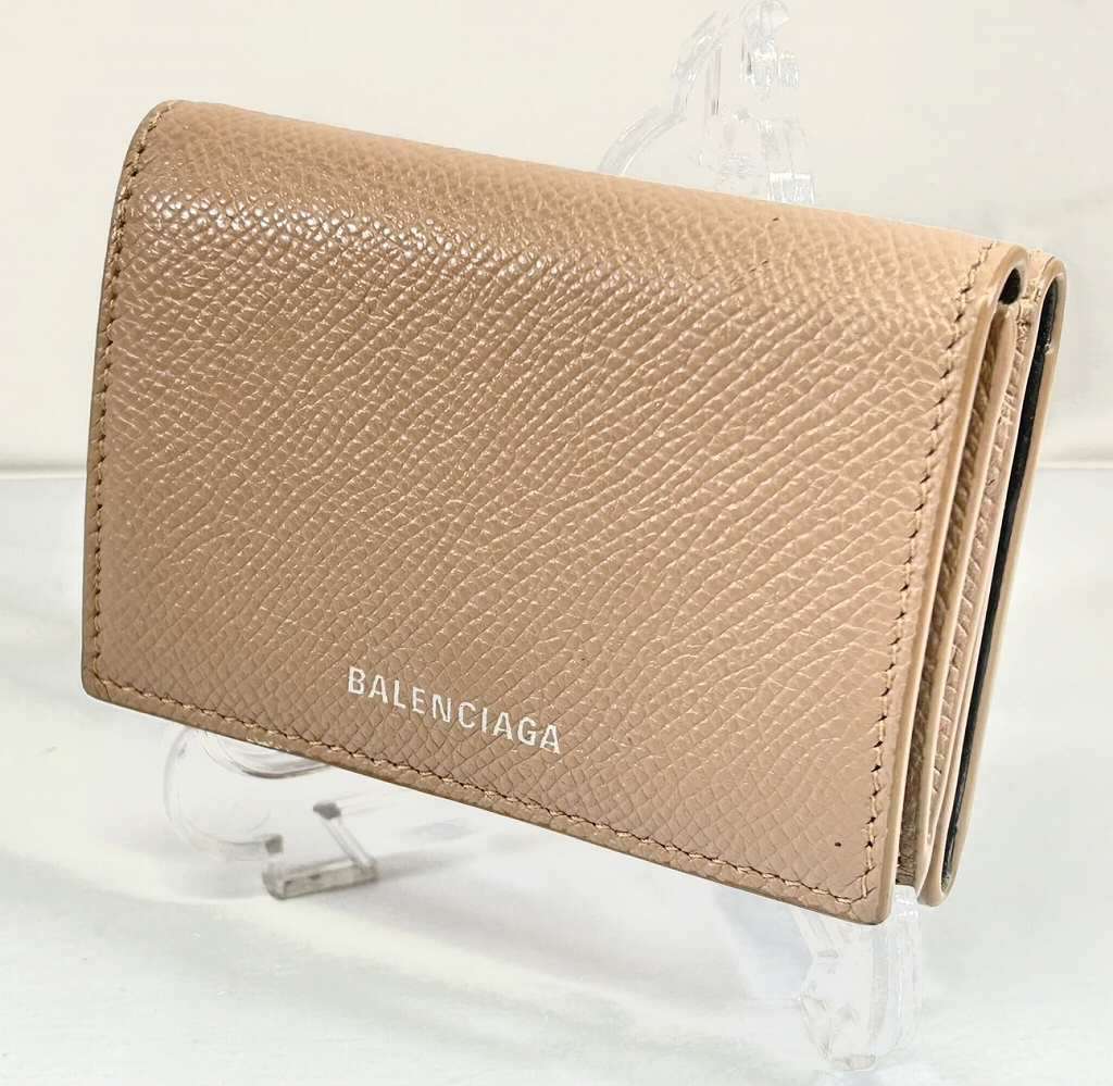 s25t-0513a【中古】バレンシアガ 558208 レザー コンパクトウォレット ピンクベージュ【9800円以上で沖縄・離島などの一部地域も送料無料での発送となります。】｜四次元　ねっとフリマ