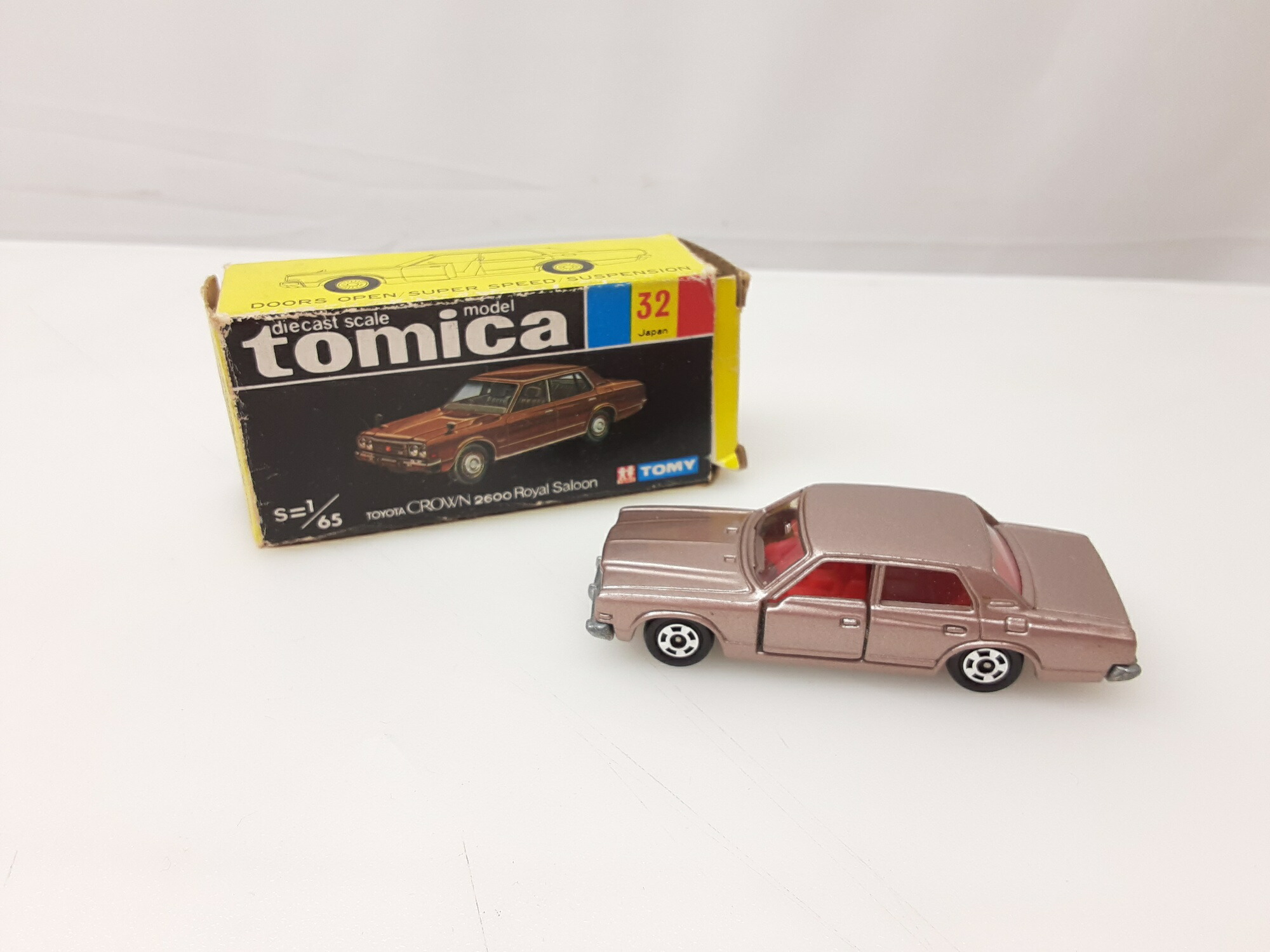 トミカ　黒箱　32　トヨタ　クラウン　2600　ロイヤルサルーン　旧ホイール ミニカーショップ ケンボックス トミカ 黒箱☆32☆トヨタ