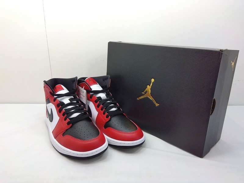 s25g-A878k【中古】NIKE ナイキ AIRJORDAN 1 MID エアジョーダン 1 ミッド スニーカー 554724-069 28.0糎 黒いこと 体育館赤いこと【9800円以上で沖縄・離島も貨物輸送無料】