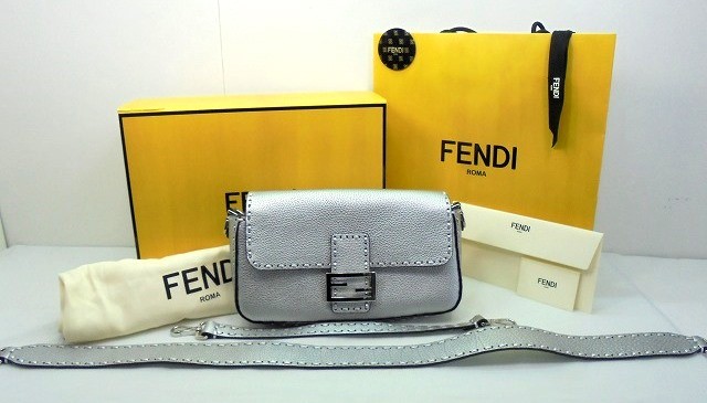 26g-438x【中古】FENDI ﾌｪﾝﾃﾞｨ SELLERIA ｾﾚﾘｱ W.FLAP BAG ﾊﾞｹﾞｯﾄ ｶｰﾌﾚｻﾞｰ ｼﾙﾊﾞｰ 8BR600-ALVK_FOMK5_15_TU 2WAYﾊﾞｯｸﾞ ｼｮﾙﾀﾞｰﾊﾞｯｸﾞ【9800円以上で沖縄・離島も貨物輸送無料】