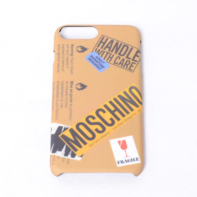 モスキーノ (Moschino) iPhone7 Plus用ケース 6/6s Plus対応 ロゴ入り取扱い注意モチーフ サンド＜br /＞kr825000239＜br /＞ 2017AW レディース秋冬新作 3,980円以上購入で送料無料 正規取扱