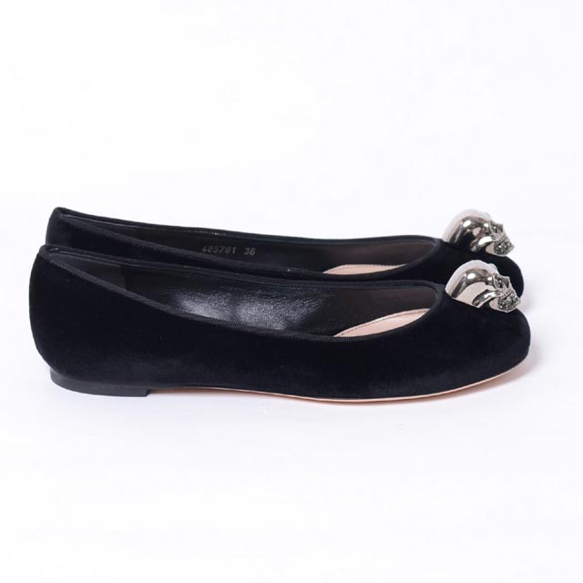 アレキサンダーマックイーン (Alexander McQueen) バレーシューズ 天鵝絨 黒いこと\u003cbr /\u003e485781w4azy1000\u003cbr /\u003e 2017AW レディース秋冬新作 貨物輸送無料 定め事取りまわし