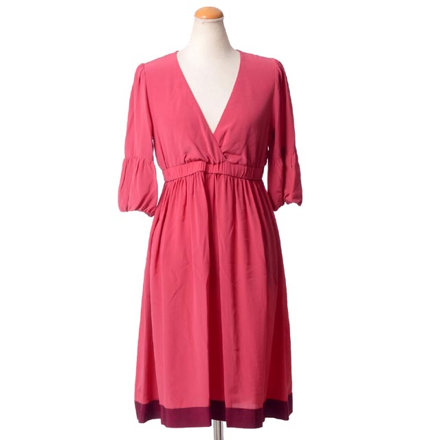 レディースファッション ワンピース Erika セミクチュール カヴァリーニ エリカ Cavallini 正規取扱 送料無料 タックギャザー ｖネック 膝丈 14ee クリムゾンレッド シルクジャージー エンパイヤシルエットワンピース Semi Couture 超歓迎