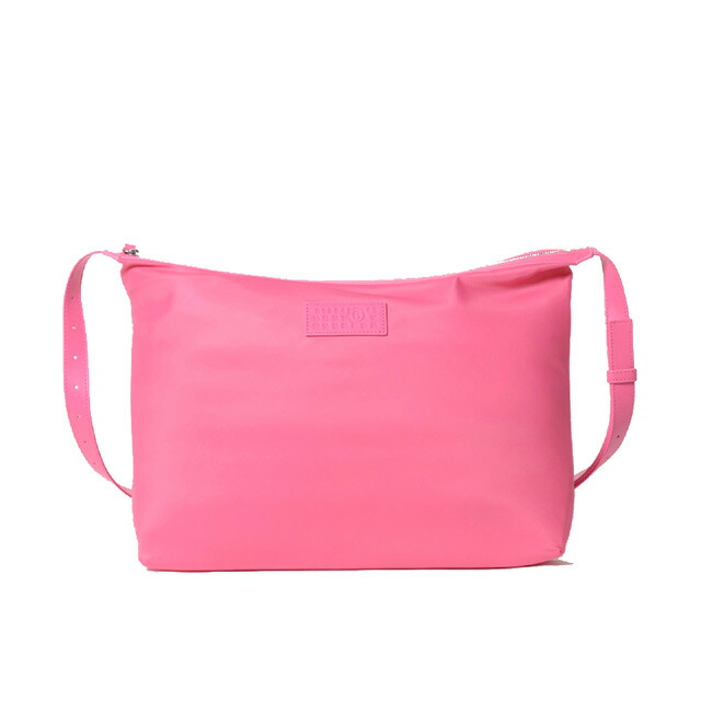 エムエムシックス メゾンマルジェラ (MM6 MAISON MARGIELA) ニューメリッククロスボディバッグ ナイロン フューシャピンク\u003cbr /\u003esb6wg00249062t4234\u003cbr /\u003e 2026SS レディースメンズ春夏新作 貨物輸送無料 置き目取りまわし