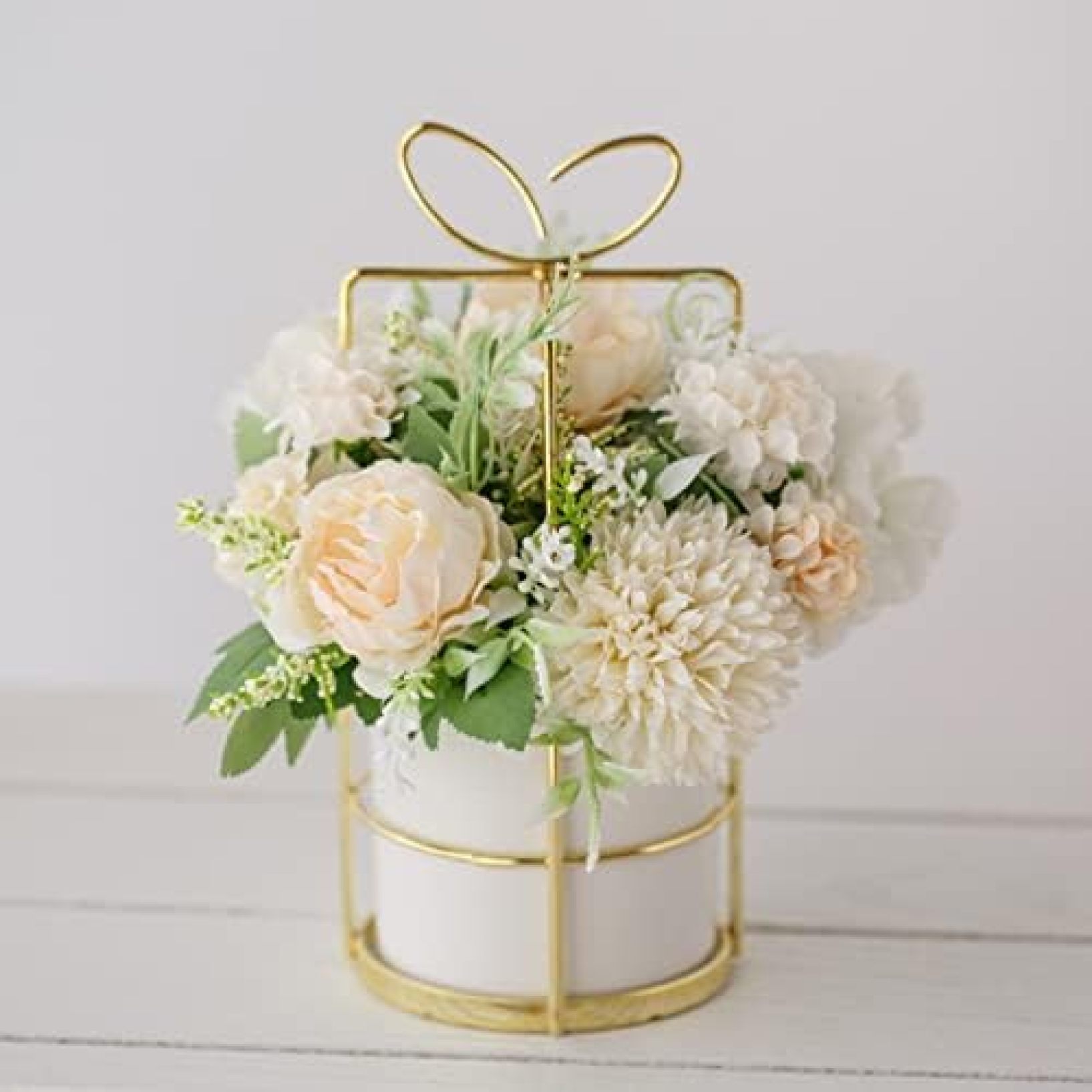 【20%OFFクーポン】菊 ボタン インテリア 造花 枯れない花 アートフラワー フェイクフラワー 北欧風 室内 玄関 喫茶店 ひとかご付き おしゃれ パーティー グリア フラワー 花束 結婚記念日 誕生日 プレゼント