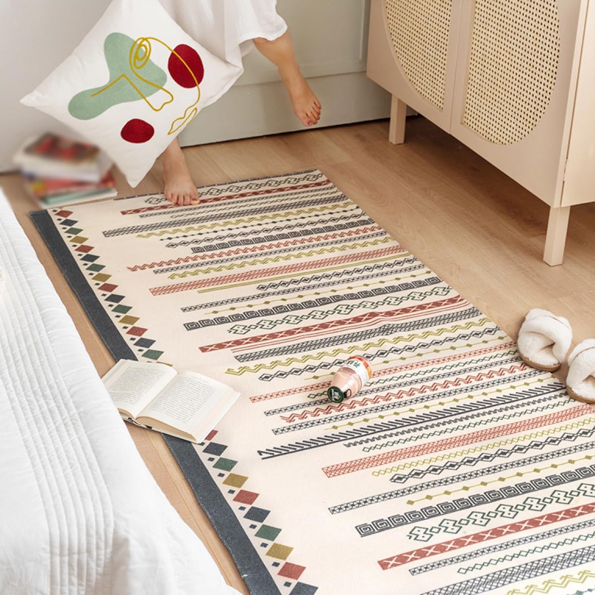 【20%OFFクーポン】綿麻 カーペット 105*240cm 北欧 ペルシャ 洗える ラグ マルチ おしゃれ フリンジ付き ベッドサイドマット デザイン02 ラグマット 民族風 長方形 インテリア レトロ 夏用ラグ おしゃれ