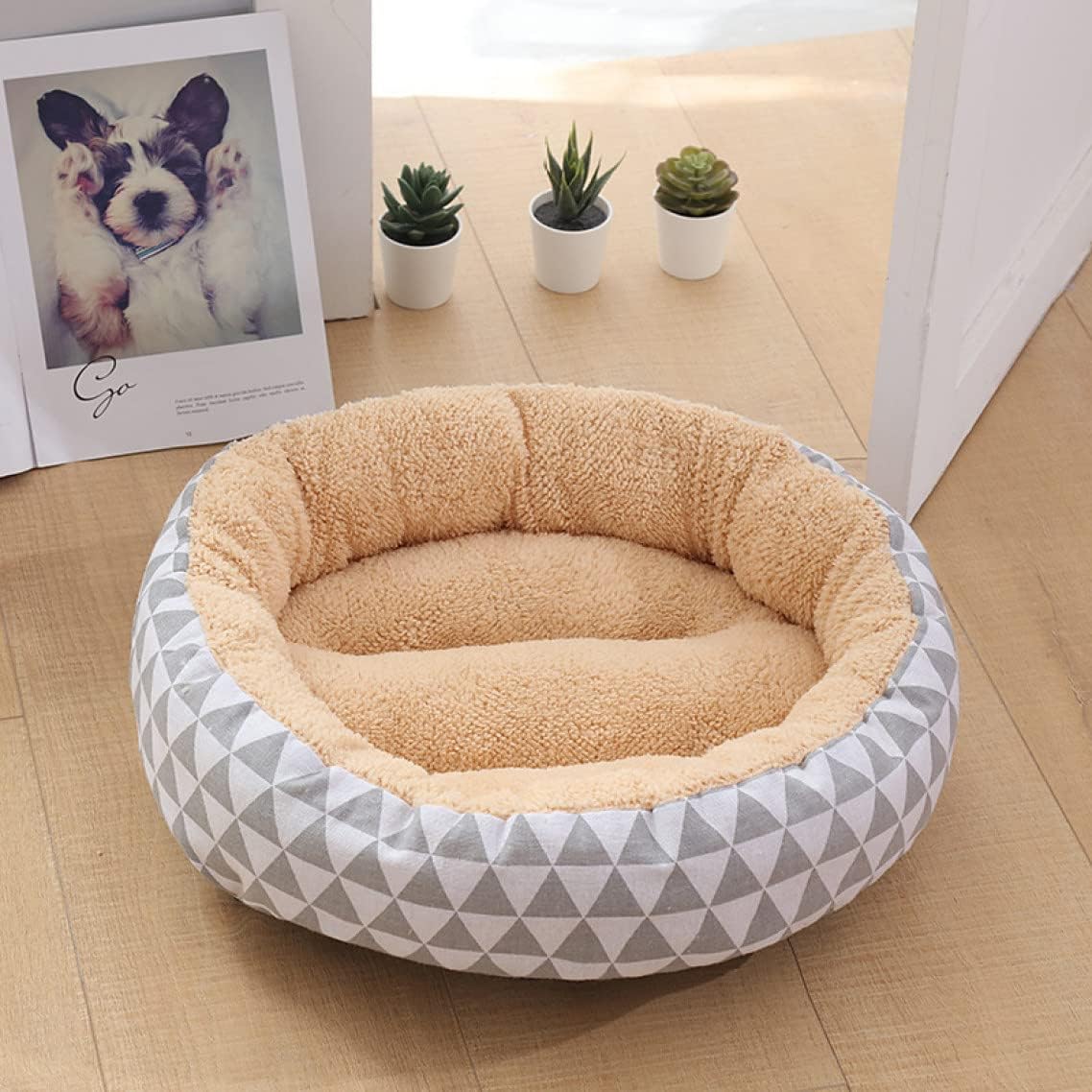 ペットベッド 猫 ベッド 冬用 犬 ベッド クッション 設計 ラウンド型 もふもふ 50*50*12 丸型 ふわふわ もこもこ ぐっすり眠る 滑り止め 洗える キャット 猫用 小型犬 中型犬用 ペット｜Yokos