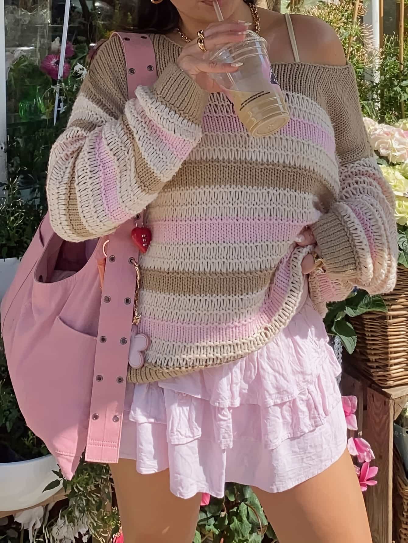 【大人可愛い】ボーダー ストライプ ニット セーター レディース トップス 配色 透かし編み メッシュニット プルオーバー ざっくり編み 長袖 クルーネック カジュアル ゆったり オーバーサイズ ビッグシルエット ショート丈 体型カバー 二の腕カバー 着痩せ 華奢見え｜Yokos