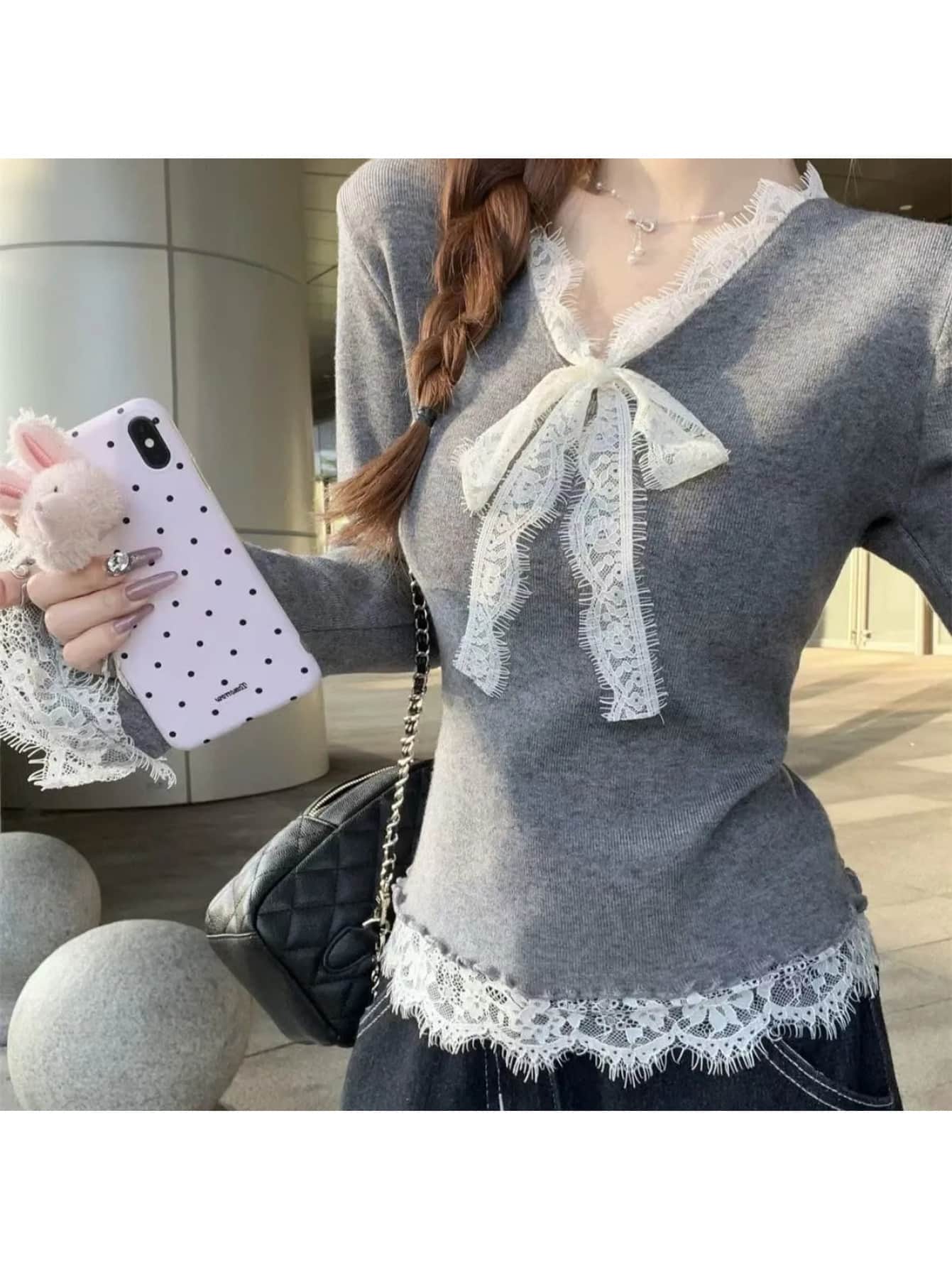【大人可愛い】トップス レディース 長袖 Vネック カットソー ニットソー レース リボン ベルスリーブ スリット フリル 切り替え 裾レース タイト 着痩せ 細見え 体型カバー 伸縮性 ストレッチ 韓国ファッション 地雷系 量産型 フェミニン セクシー 秋 冬 デート